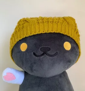cat_plush_in_fashion_beanie