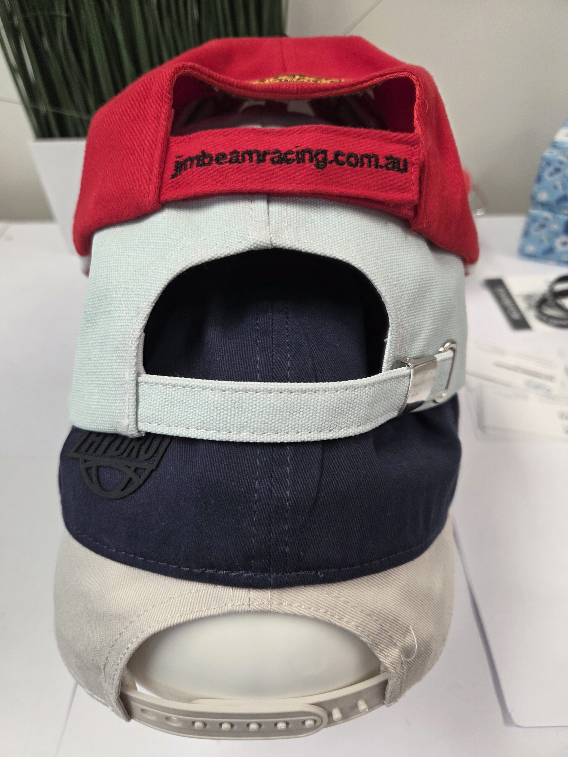 Cap Closures Explained: Choosing the Right Fit for Your Branded Caps